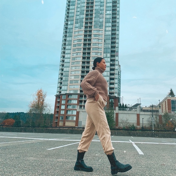 Meet your Posher, Peyton - Picture 3 of 3